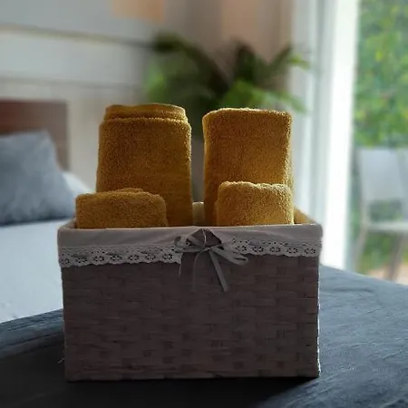 아파트 Capri Boliches Wifi Gratis 100m 푸엔히롤라